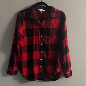 Women’s Old Navy Red and Black Plaid Button-Up Shirt